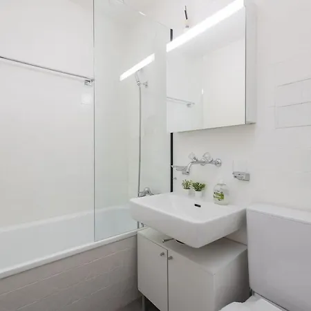 Urban Oasis With Queen Bed And View Be-19 * Zurich